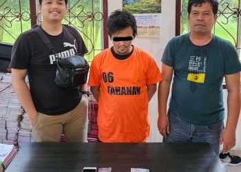 Tersangka, yang dikenal dengan inisial EP alias Akong, 35 tahun, berhasil diamankan personil Sat Narkoba Polres Simalungun dari Cafe Santuy di Beringin.(Nawasenanews/ Ist)