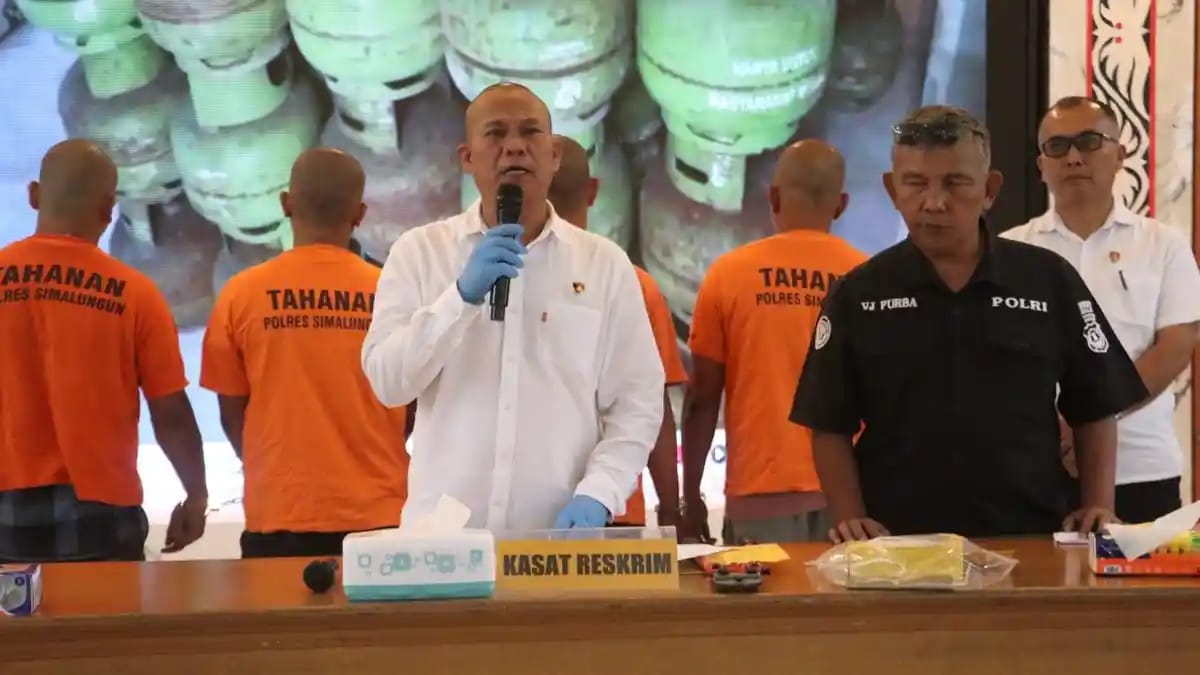 Kepala Satuan Reserse Kriminal (Kasatreskrim) Polres Simalungun, AKP Herison Manullang, SH membantah tudingan bahwa pihaknya mengabaikan penanganan kasus pencabulan terhadap Mawar (14) yang dilakukan dua orang berbeda yang kini DPO ( Mawasenanews/ Ist)