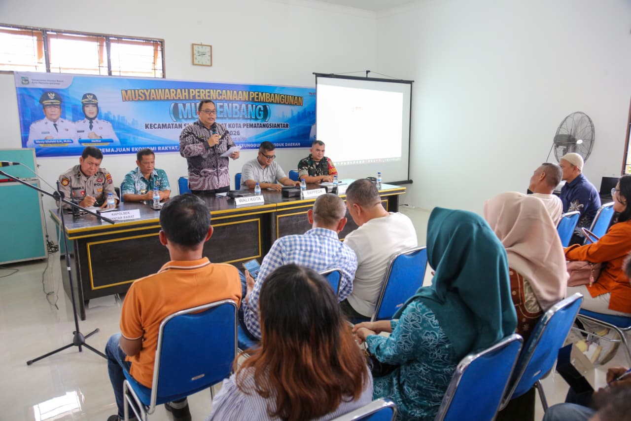 Asisten Administrasi Umum Dedy Tunasto Setiawan saat membuka Musrenbang Kecamatan Siantar Barat yang menghasilkan 123 usulan bagi RKPD kota Pematangsiantar.( Nawasenanews/ Ist)