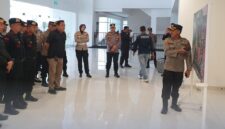 Tim Jibom dan Kimia Biologi Radioaktif (KBR) Detasemen Gegana Satuan Brimob Polda Sumatera Utara melaksanakan kegiatan sterilisasi di Stadion Utama Sumatera Utara. (Nawasena/Ist)