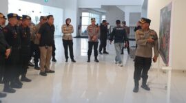 Tim Jibom dan Kimia Biologi Radioaktif (KBR) Detasemen Gegana Satuan Brimob Polda Sumatera Utara melaksanakan kegiatan sterilisasi di Stadion Utama Sumatera Utara. (Nawasena/Ist)