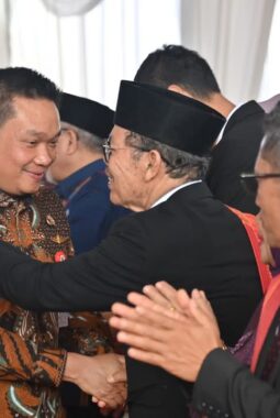 Bupati Hadiri Pesta “Manjalo Ulos Matua” Ketua MUI Humbahas