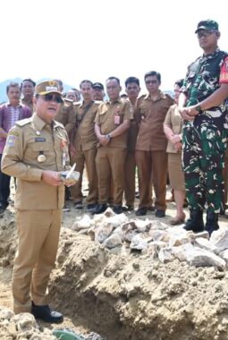 Bupati Humbang Hasundutan Laksanakan Peletakan Batu Pertama Pembangunan KDMP Ambobi Paranginan