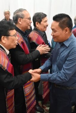 Bupati Humbang Hasundutan Melayat ke Rumah Duka Alm. Op. Romeo Silaban br.Sihombing