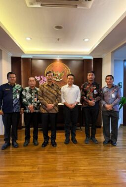 Pertemuan Bupati Humbahas dengan Ketua DEN: Peningkatan Sektor Pertanian, Pendidikan, Kesehatan menjadi Prioritas