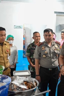 Bupati Bersama Irwasda, Launching SPPG Yayasan Kemala Bhayangkari Humbang Hasundutan