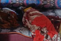 Seorang wanita lanjut usia bernama Reslin br Naibaho (60) ditemukan meninggal dunia di rumahnya di Jalan Angga Rajim, Kelurahan Parapat, Kecamatan Girsang Sipangan Bolon, Kabupaten Simalungun, Minggu (5/4/2026) sekira pukul 15.30 WIB.( Nawasenanews/ Ist)

